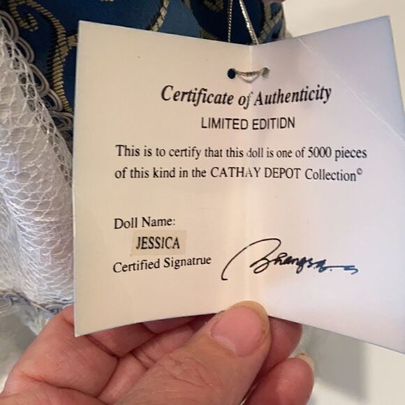 Cathay Collections Porcelain Doll Jessica - Picture 7 of 7